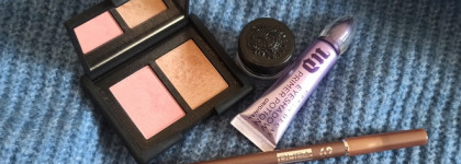 "Break this bittersweet spell on me"- Apocalyptica в колонках и взгляд, который завораживает