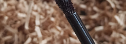 Страшно красивый Chanel Rouge Coco Gloss в оттенке №816 Laque Noire