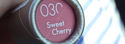 Еще один бюджетный цветной бальзам. Catrice Power Full 5 Lip Care в оттенке 030 Sweet Cherry