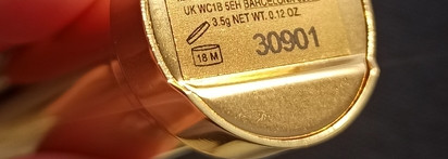 Прекрасная помада, которой я не пользуюсь. Carolina Herrera Matte Lipstick в оттенке 410, Red Algeria и Carolina Herrera Zebra Printed Cap