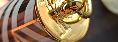 Прекрасная помада, которой я не пользуюсь. Carolina Herrera Matte Lipstick в оттенке 410, Red Algeria и Carolina Herrera Zebra Printed Cap