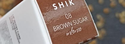 Повторили за Rhode? Shik Lip Gloss Care Intense в хайповом оттенке Brown Sugar