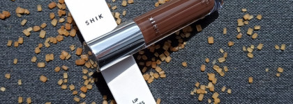 Повторили за Rhode? Shik Lip Gloss Care Intense в хайповом оттенке Brown Sugar