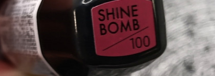 Мрачно и бюджетно. Catrice Shine Bomb Lipstick в оттенке 100, Cherry Bomb