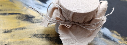 Пионы зимой. Ароматическая свеча для интерьера Uvinion "Букет пионов"