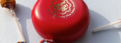 Косметика или игрушки? Рассматриваем тональный кушон, жидкие тени, масло для губ и помаду-тинт от Chupa Chups