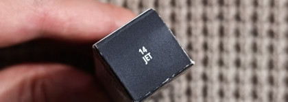 Свои губы, только модные. MAC Cosmetics Squirt Plumping Gloss Stick в оттенке 14, Jet