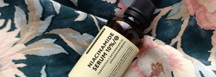 Что на полочке живёт?