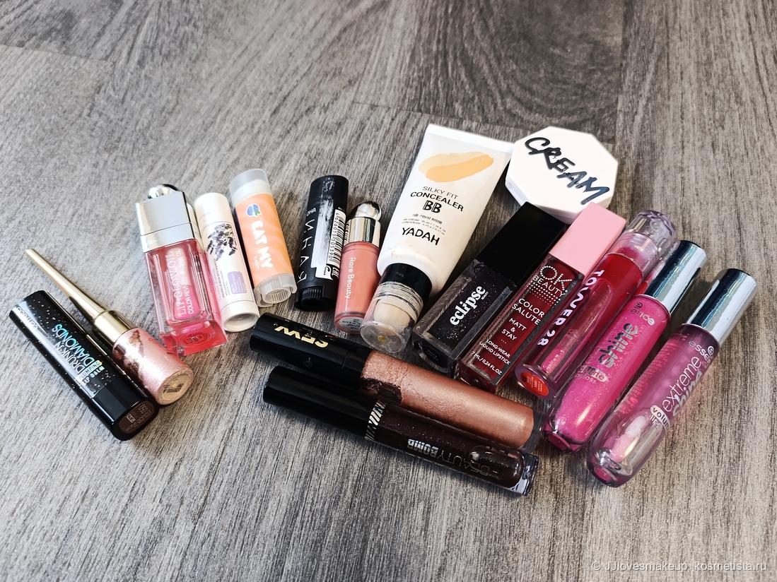 Изменились характеристики или истек срок годности, использовала часто. Румяна Fenty Beauty здесь лишние, обнаружила их только на этапе редактирования, они из прошлых "Пустых банок".