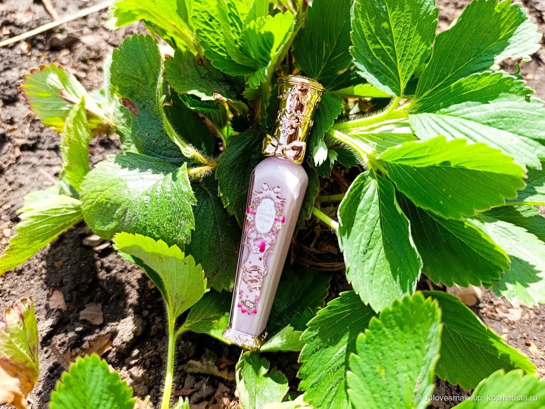 Совсем не игрушка. Strawberry Rococo Glowy Lip Gloss G02 от Flower Knows