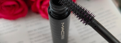 Тушь MAC Black Stack Mascara - ресницы, которые видно из космоса