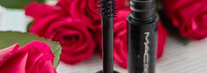 Тушь MAC Black Stack Mascara - ресницы, которые видно из космоса
