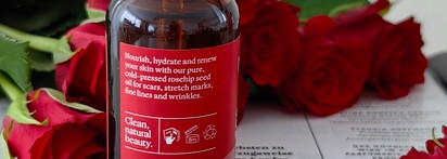 Масло шиповника Trilogy Certified Organic Rosehip oil - витаминный коктейль для кожи