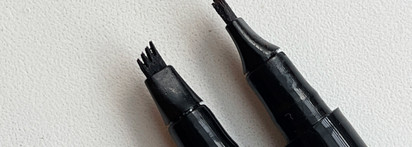 Стойкая находка для "пустых" бровей. Незаменимая вещь в поездках Маркер для бровей Brit Hair Group эффект микроблейдинга Fashion Liner Brow