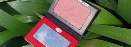 Ох, горяча! Чудесные румяна theBalm Hot Mama