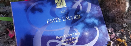 Estee Lauder Sculpting Blush 220 Pink Kiss - розовый поцелуй с секретом