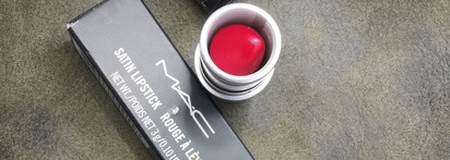 Mac Mac Red satin lipstick синий синий красный иней на губах