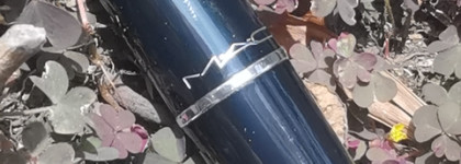 Mac Lustreglass Lipstick 546 Pink Big - синие вспышки на бегониевом небе