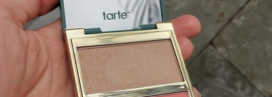 Три обожаемые палетки хайлайтеров, бронзеров и румян -Tarte Amazonian Clay Party Palette Cheek set