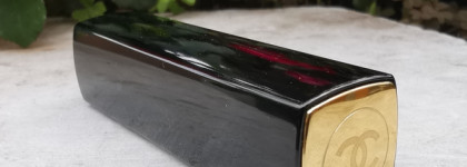 Помада Chanel Rouge Allure Velvet 62 Libre, противоречивая, но вроде даже и ничего