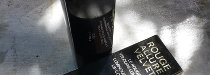 Помада Chanel Rouge Allure Velvet 62 Libre, противоречивая, но вроде даже и ничего