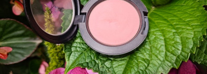 Идеальные и единственные румяна? Вполне может быть. Mac Blushbaby Sheertone blush