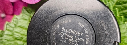 Идеальные и единственные румяна? Вполне может быть. Mac Blushbaby Sheertone blush