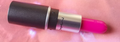 Если бы энергия была цветом. Mac Matte Lipstick 641 Breathing Fire