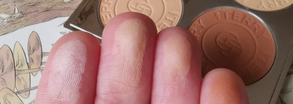 Четыре четвертинки и одна целая пудра - By Terry Hyaluronic Hydra powder palette 2. Medium to Warm