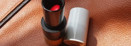 Пальто красное. Hermés Rouge Hermés Matte Lipstick Rouge Casaque 64 Mat