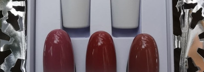 Один? Маловато будет! Пять в одном - другое дело. Mac Frostbitten Kiss Lustreglass Lipstick gift set: Hug me, Sellout, Syrup, Pigment of your imagination, Business casual