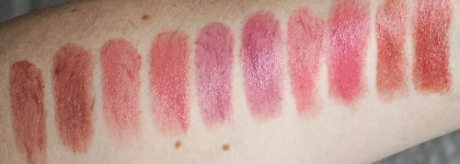 Один? Маловато будет! Пять в одном - другое дело. Mac Frostbitten Kiss Lustreglass Lipstick gift set: Hug me, Sellout, Syrup, Pigment of your imagination, Business casual