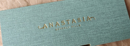 Такая многоликая и неоднозначная палетка Anastasia Beverly Hills Nouveau