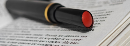 Красивая, тонкая, матовая и закончится быстро. Mac 899 Brikthrough Powder Kiss Velvet Blur Slim Stick