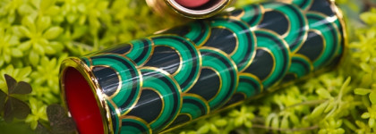 Моя лучшая розовая сатиновая помада, Carolina Herrera Fabulous Kiss The Lipstick Satin 375 Rose Attitude refill + Green Waves Cap