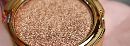 Из медного котла взят, медным ковшом по медным блюдцам разлит: Carolina Herrera Chic Metallic Mono Eyeshadow 15 Copper
