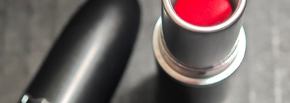 И в Red week и не только, одна из ярчайших красных помад, Mac Retro Matte Lipstick Ruby Woo