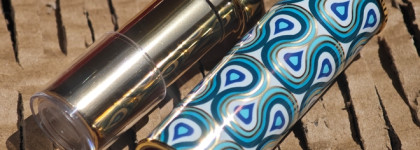 Red Week с Каролиной, прекрасная помада Carolina Herrera Sheer Lipstick 114 Lucky Flush с колпачком в стиле Summer