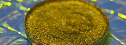 Неуловимый и недоступный и очень красивый дуохромный оттенок теней, Terra Moons Cosmetics Astral Projection Duochrome Eyeshadow