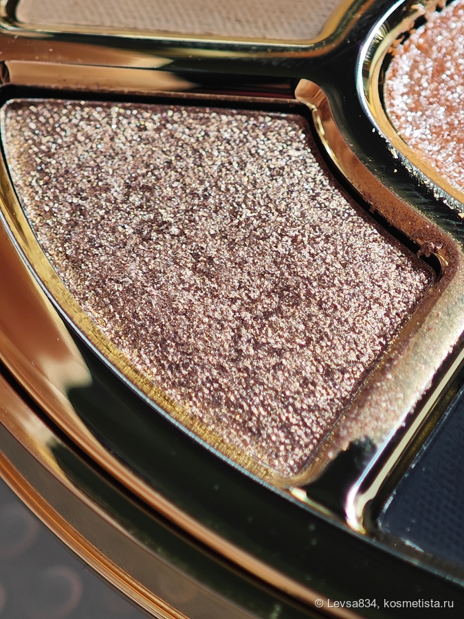 Нет, Металлики не осыпаются и не покрывают хлопьями всё вокруг, это я так густо свотчила (надо ручки мне подальше держать от всего вообще)