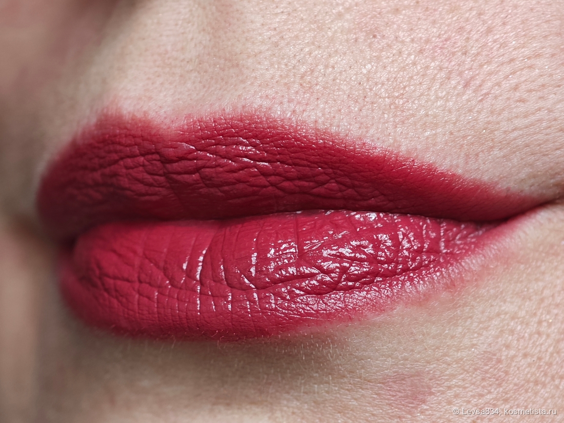 Самые трешовые губы после чашечки чая будут, но позже, а пока показываю более-менее аккуратные макияжи