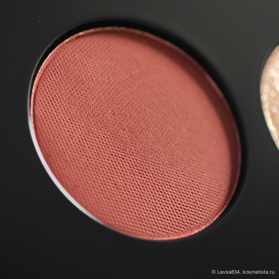 After Dark . Резво так схамелеонил в рефиле. На деле он брлее холодный и тёмный