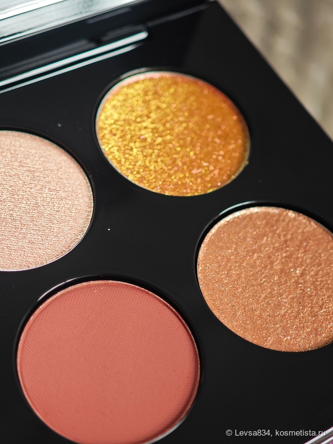 Вытирала, чесслово, но вездесущие две пылинки, уууууу