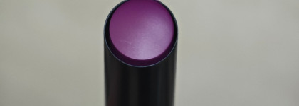 Самый твёрдый орешек этого года, помада Mac Cosmetics Powder Kiss Velvet Blur Slim Lipstick 881 Wild Rebel