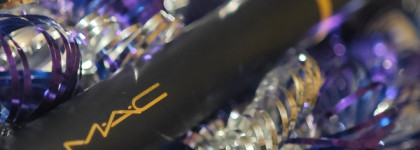 Самый твёрдый орешек этого года, помада Mac Cosmetics Powder Kiss Velvet Blur Slim Lipstick 881 Wild Rebel