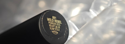 Самый твёрдый орешек этого года, помада Mac Cosmetics Powder Kiss Velvet Blur Slim Lipstick 881 Wild Rebel