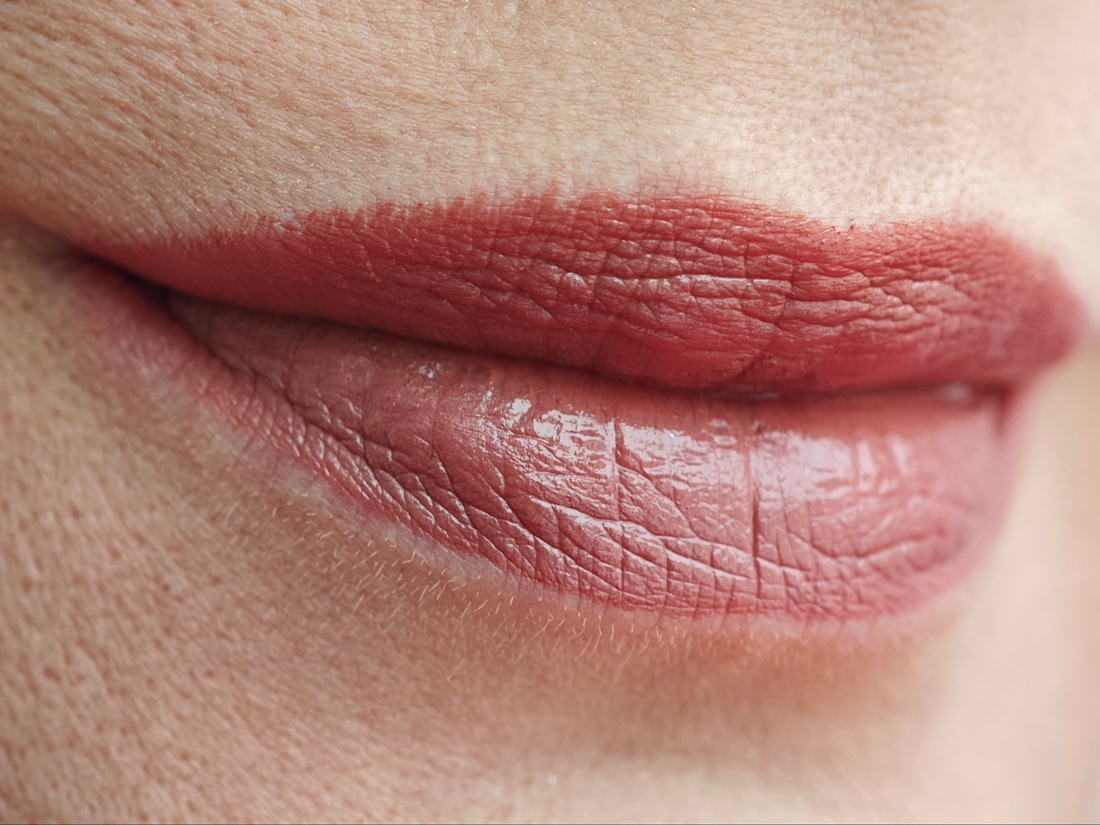 Свежее покрытие, без контурного карандаша