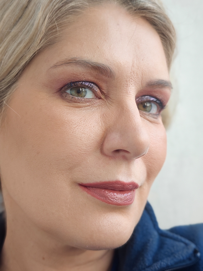 С контурным карандашом