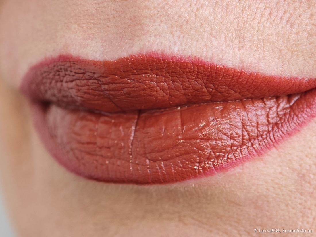 С контурным карандашом оттенка розового дерева - да, нет у меня коричневого, но это пока