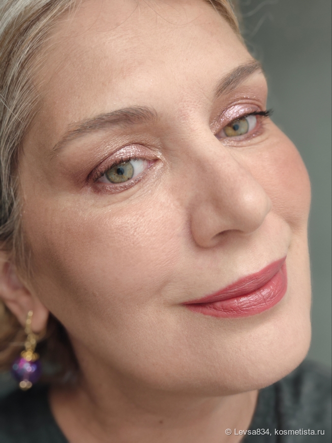 На загорелом лице, солнечный день